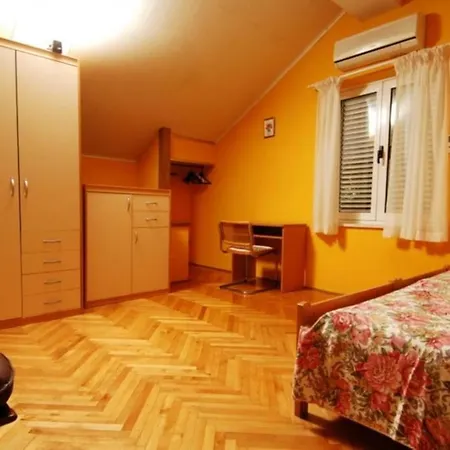 Garden - Duplex Two-bedroom With Terrace And Pool View